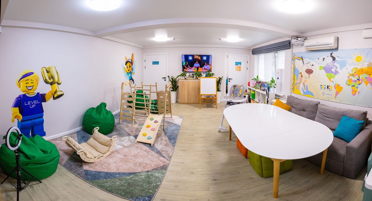 У соціальних центрах Києва з’явилися нові дитячі кімнати від "Епіцентру" та LEGO: деталі проєкту